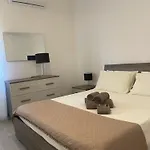 Sea Rocks House * Όλμπια
